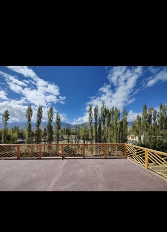 Sindhu Residency Hotel She Exterior photo